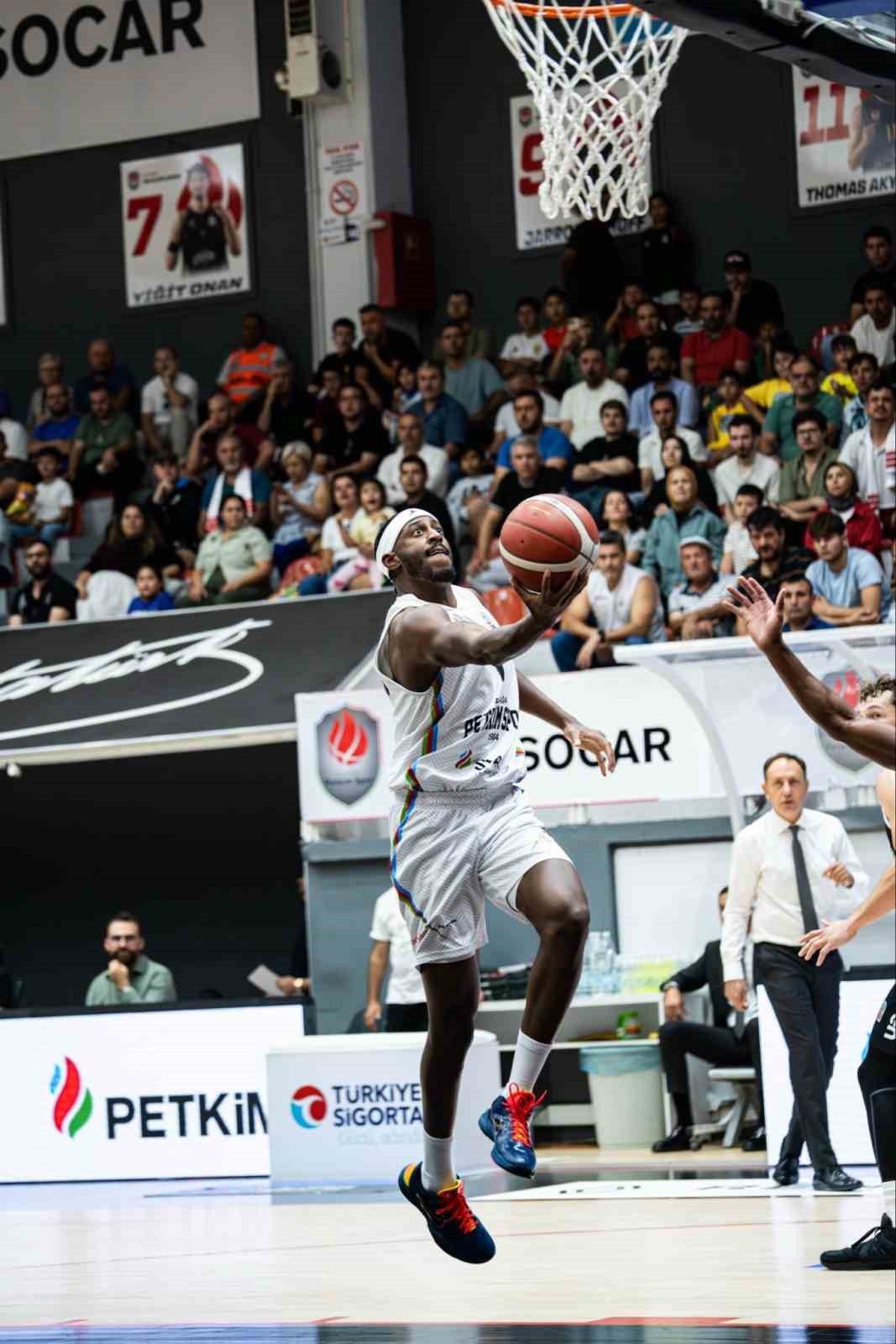 Aliağa Petkimspor sezona galibiyetle Karşıyaka mağlubiyetle başladı