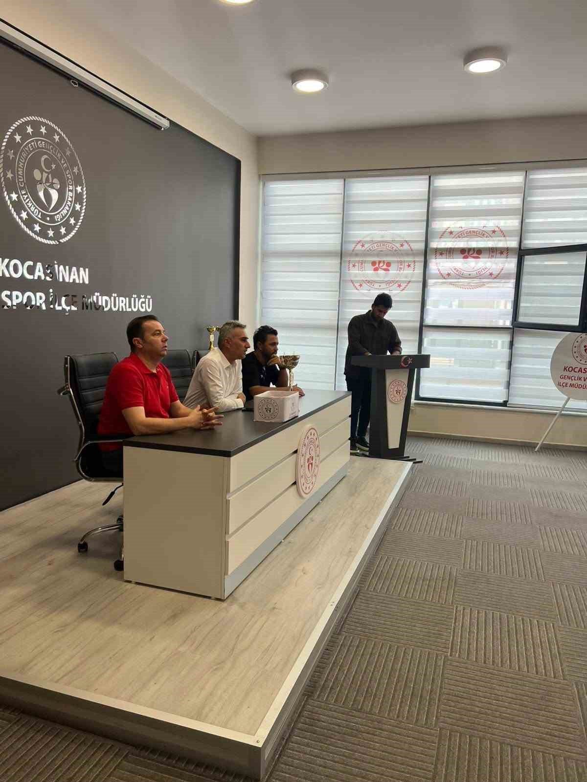 Amatörde antrenman sahaları için kura çekimi yapıldı