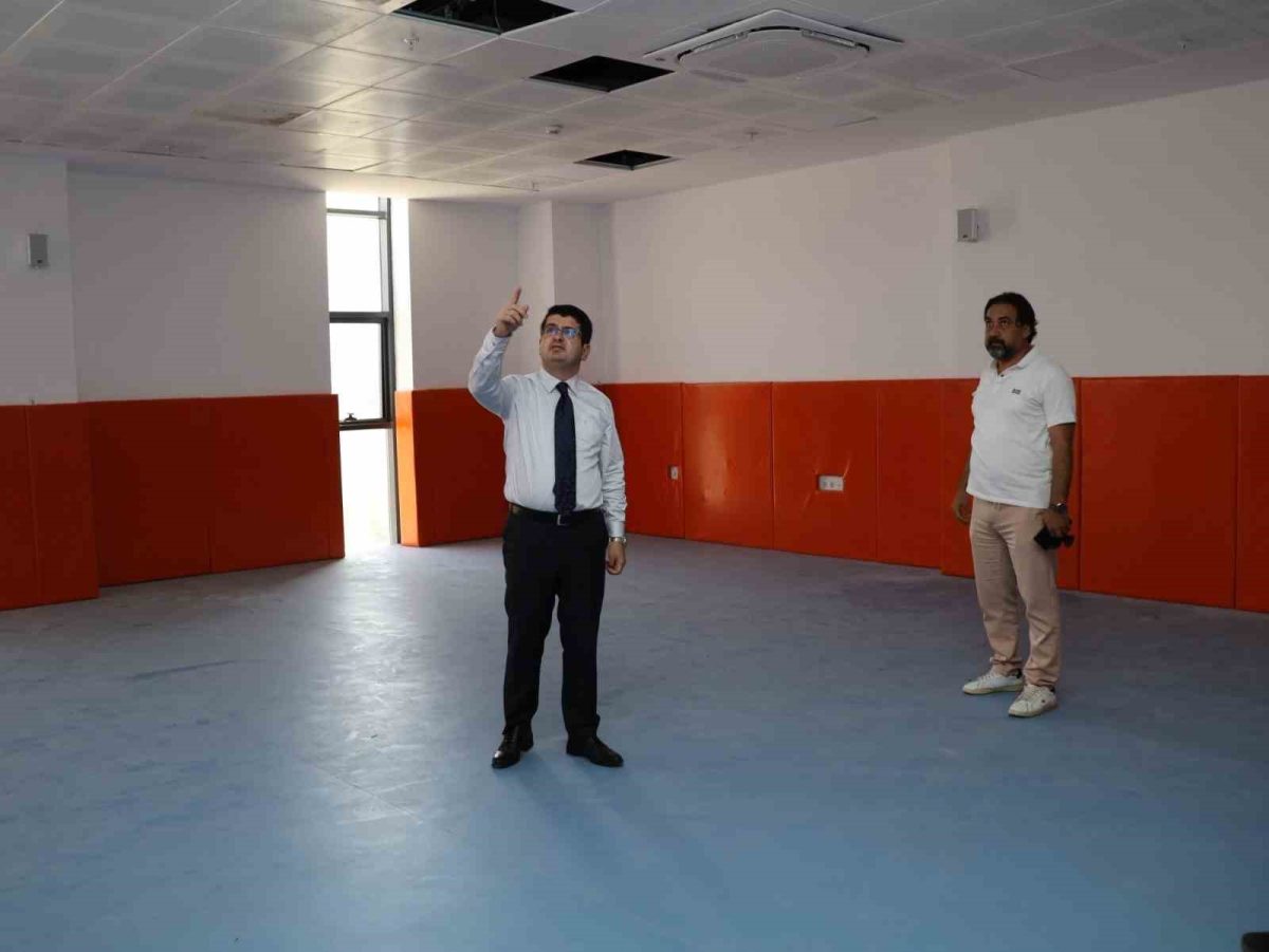 Arsuz’da 6 bin 846 metrekarelik kapalı spor salonunda sona gelindi - Foto 3