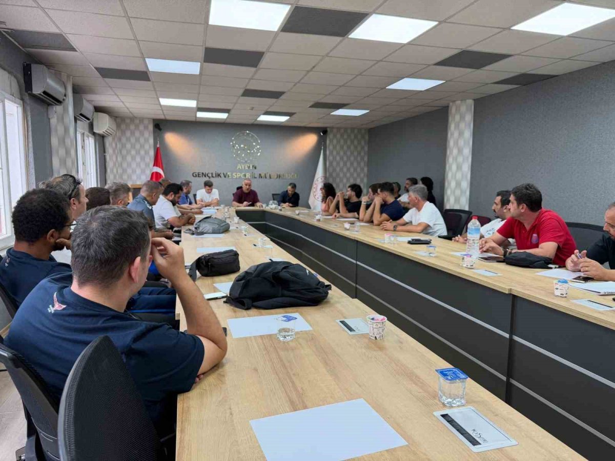 Aydın’da basketbolda yeni sezon hazırlıkları masaya yatırıldı