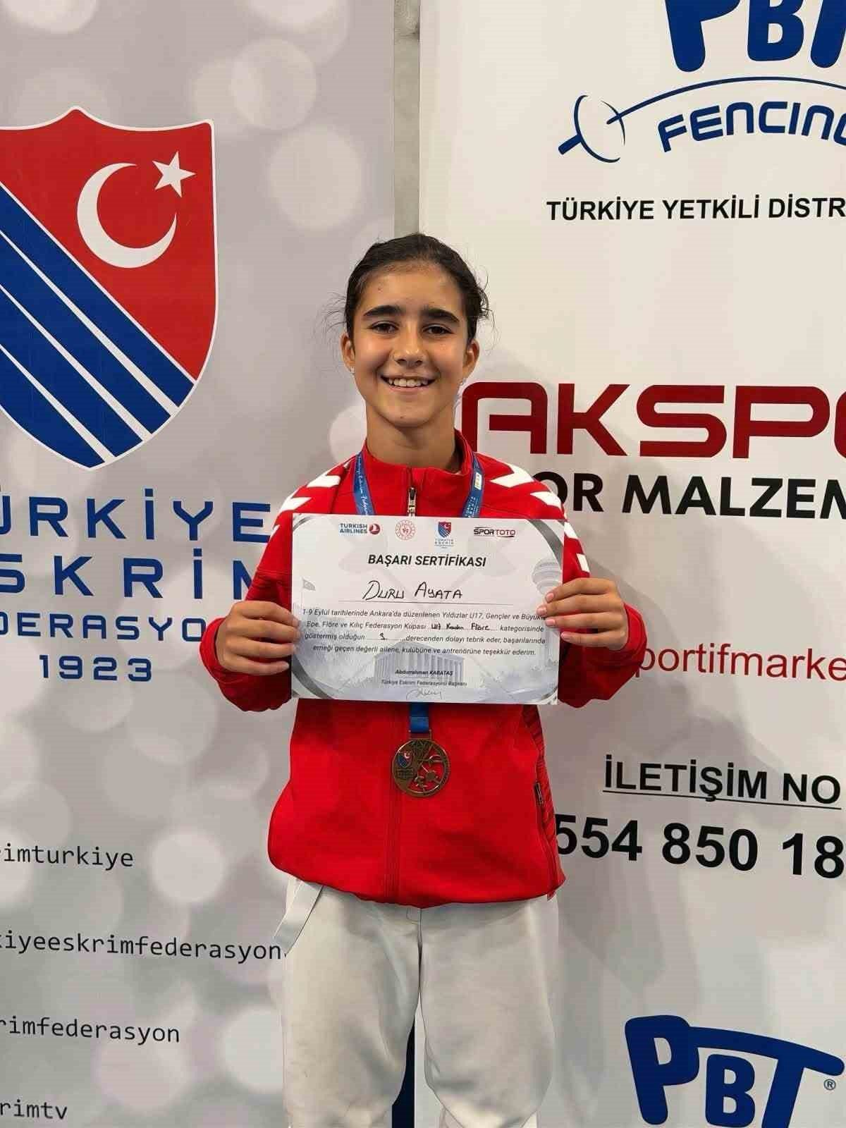 Balıkesirli eskrimciler Ankara’da dereceye girdi - Foto 3