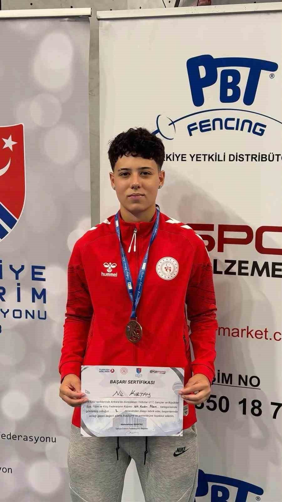 Balıkesirli eskrimciler Ankara’da dereceye girdi