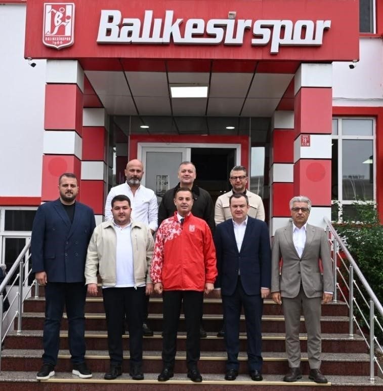 Balıkesirspor taraftarıyla buluşmaya hazırlanıyor - Foto 4