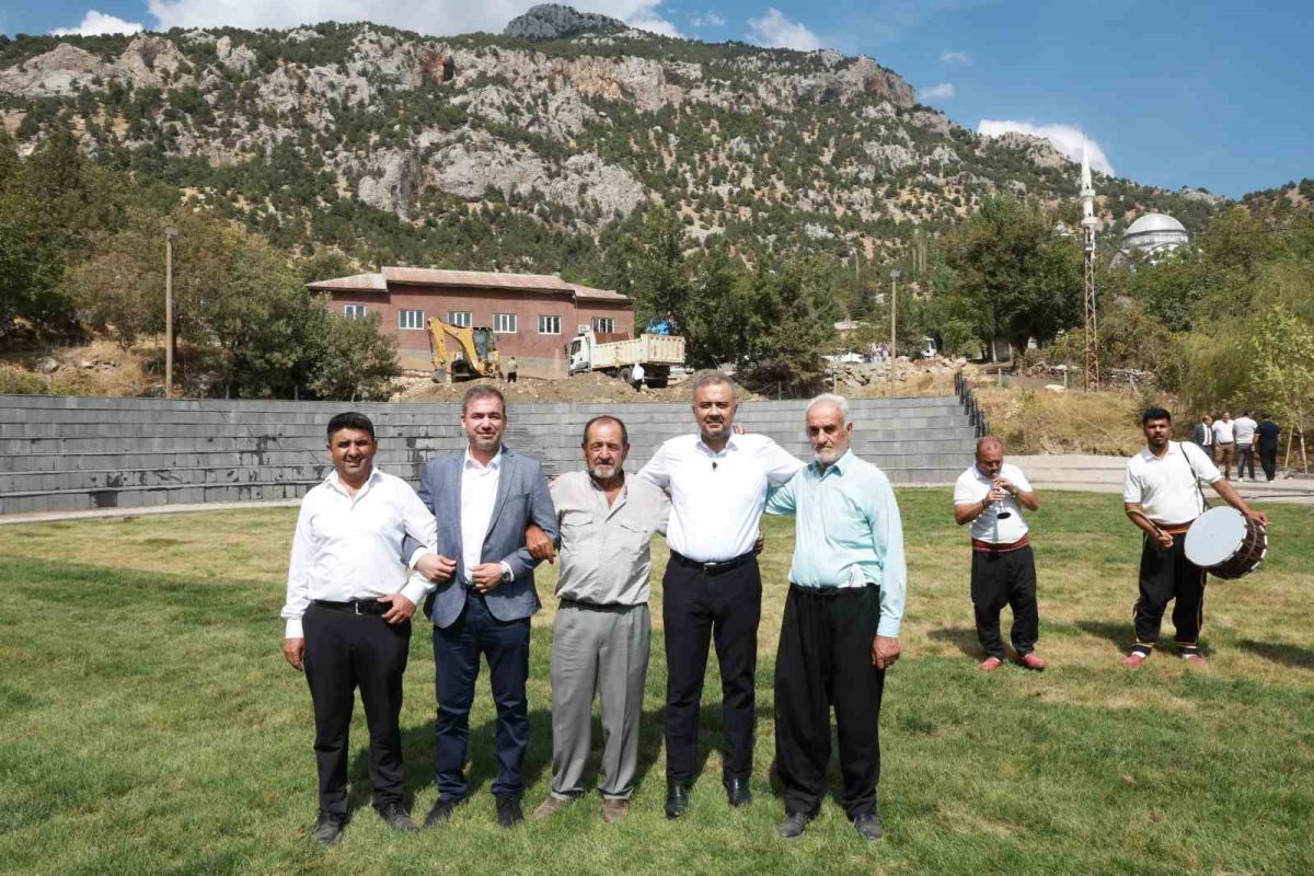 Başkan Toptaş, Kertmen’de güreş sahasını inceledi