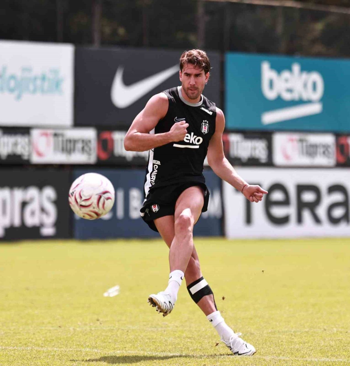 Beşiktaş, transfer döneminde 10 oyuncuyu kadrosuna kattı - Foto 8
