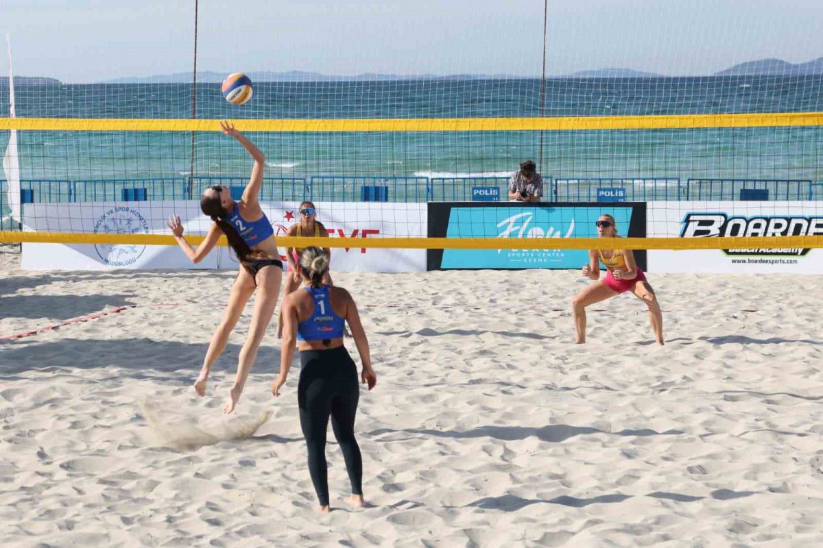 Çeşme’de Uluslararası Grand Slam Plaj Voleybolu heyecanı başladı