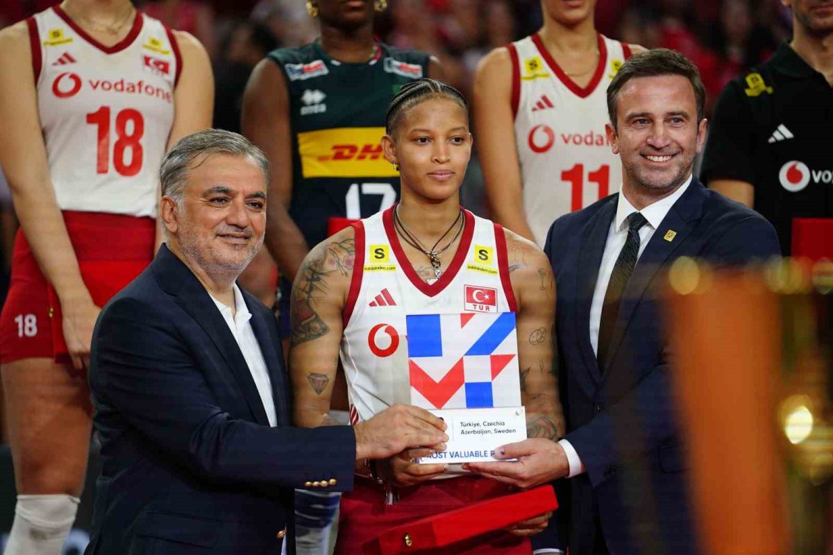 CEV Avrupa Şampiyonası’nda ödüller verildi - Foto 3
