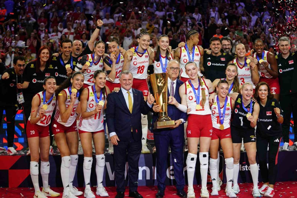 CEV Avrupa Şampiyonası’nda ödüller verildi - Foto 4