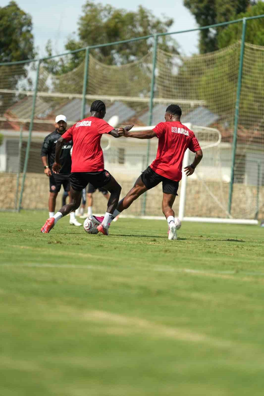Çorum FK günün ilk antrenmanını tamamladı - Foto 8