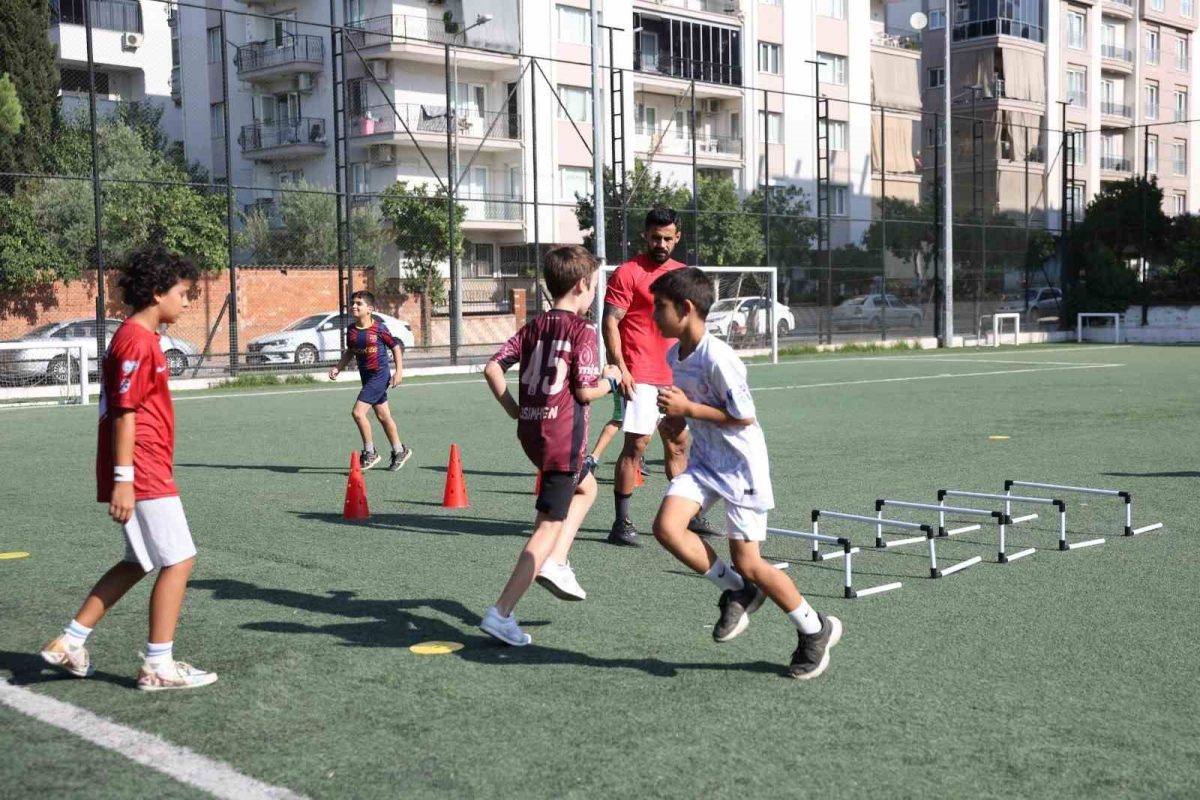 Efeler’de çocuklar için futbol kursu kayıtları başladı - Foto 3