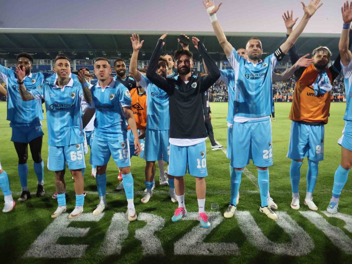 Erzurumspor FK’dan tarihi galibiyet - Foto 4