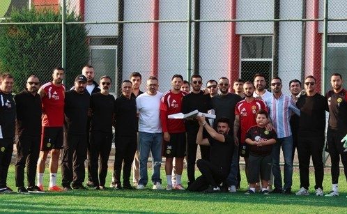 Eskişehirspor Taraftarlar Birliği’nden takıma ve teknik ekibe ziyaret