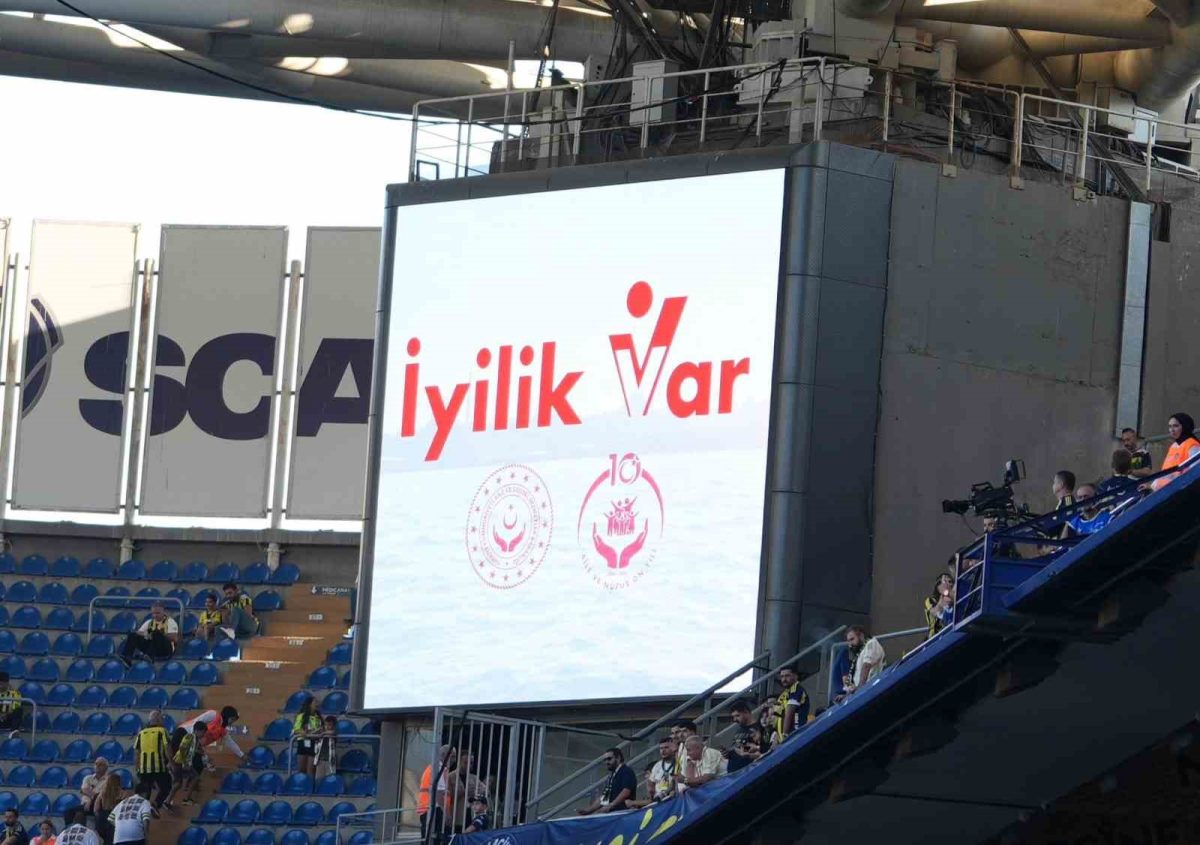 Fenerbahçe - Beşiktaş derbisinde ’İyilik var’ mesajı