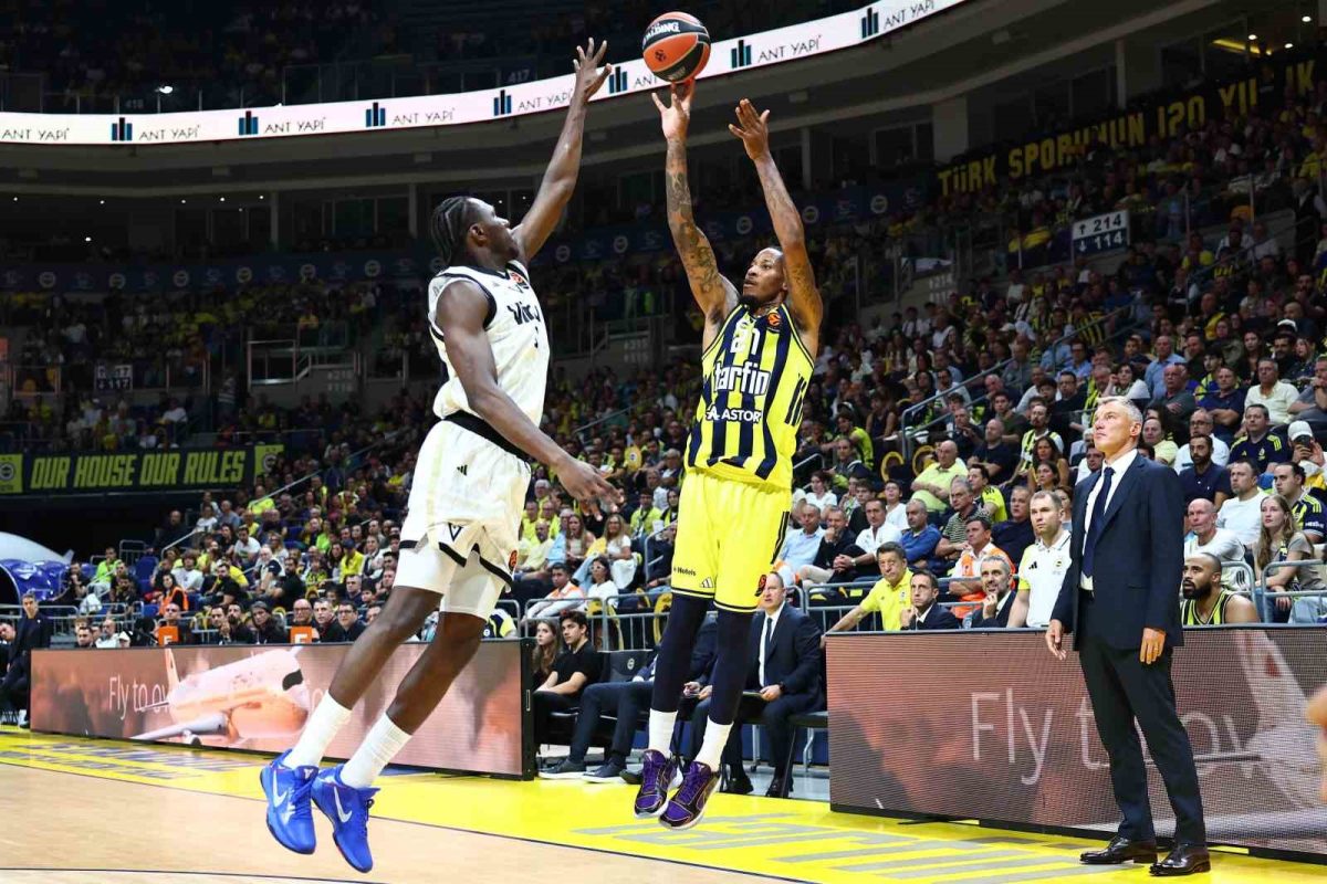 Fenerbahçe, Euroleague’e galibiyetle başladı