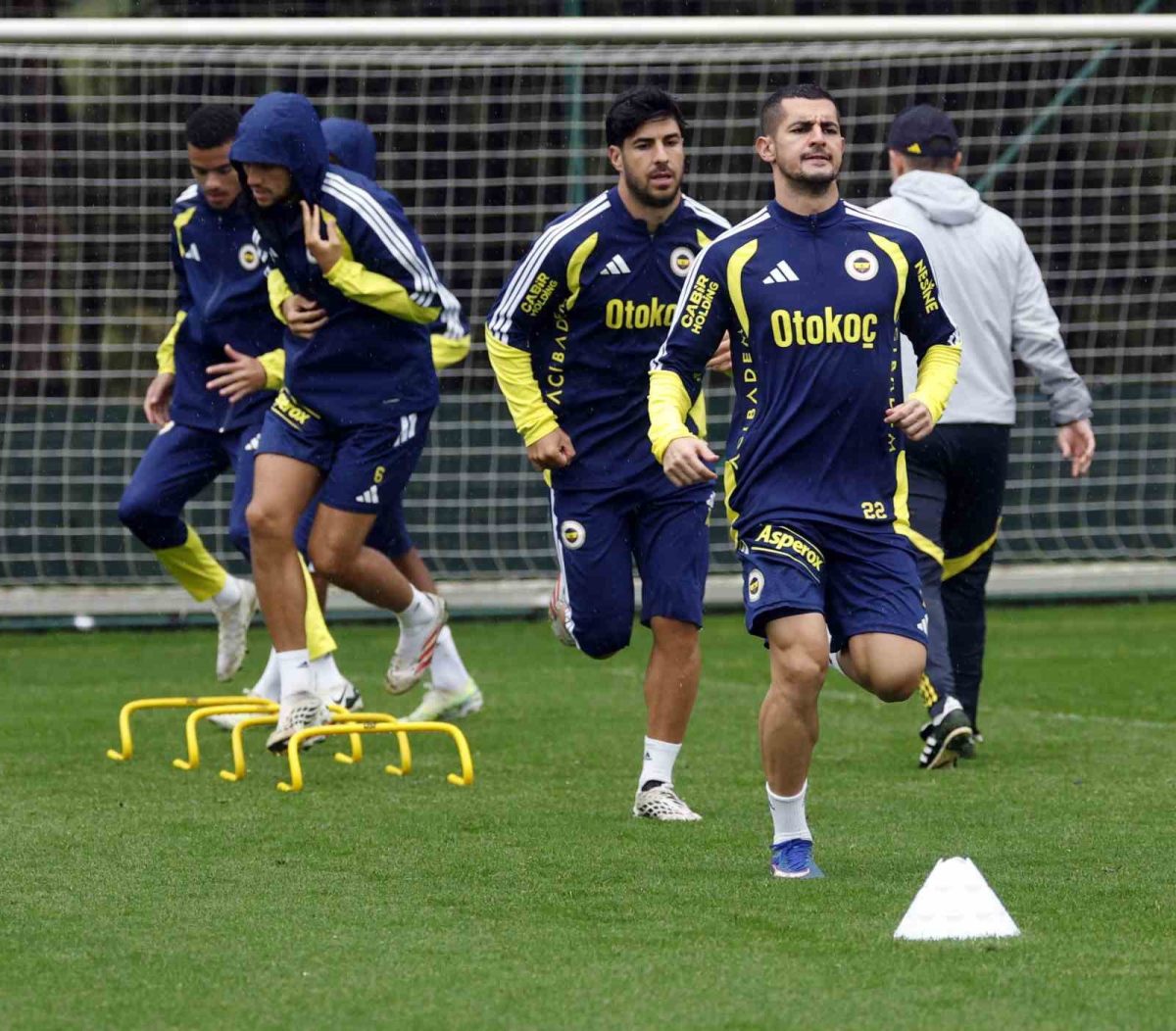 Fenerbahçe günü çift antrenmanla tamamladı