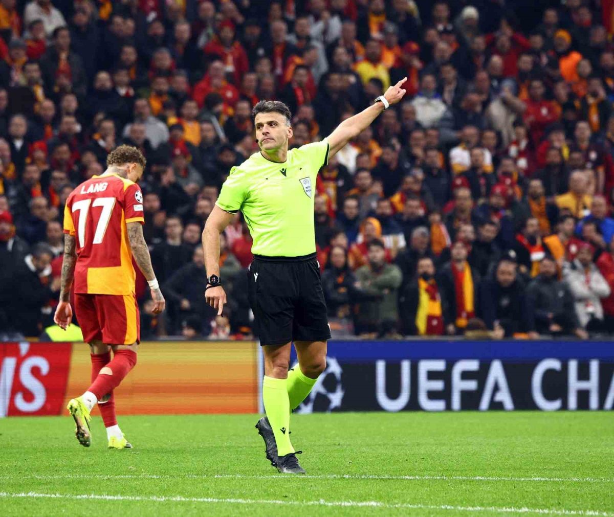 Fenerbahçe - Roma maçında İspanyol hakem Jesus Gil Manzano düdük çalacak
