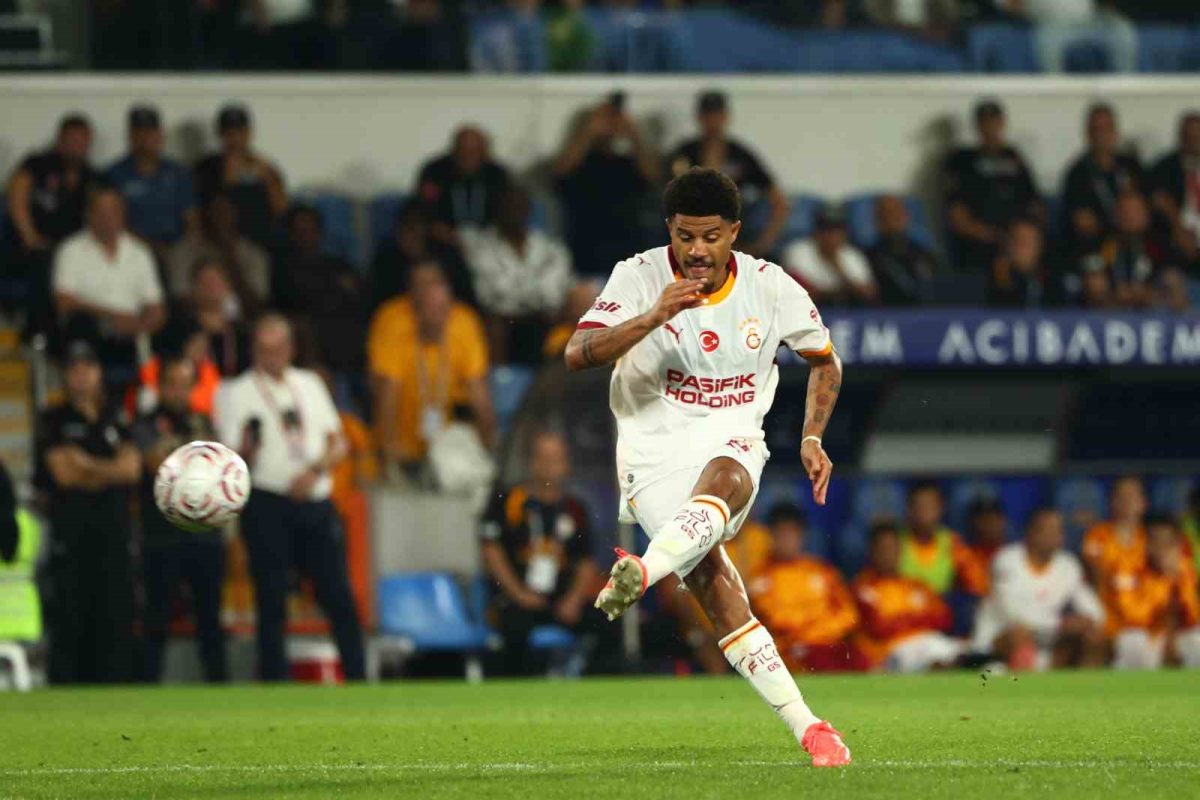 Galatasaray’da galibiyet golü Gabriel Sara’dan