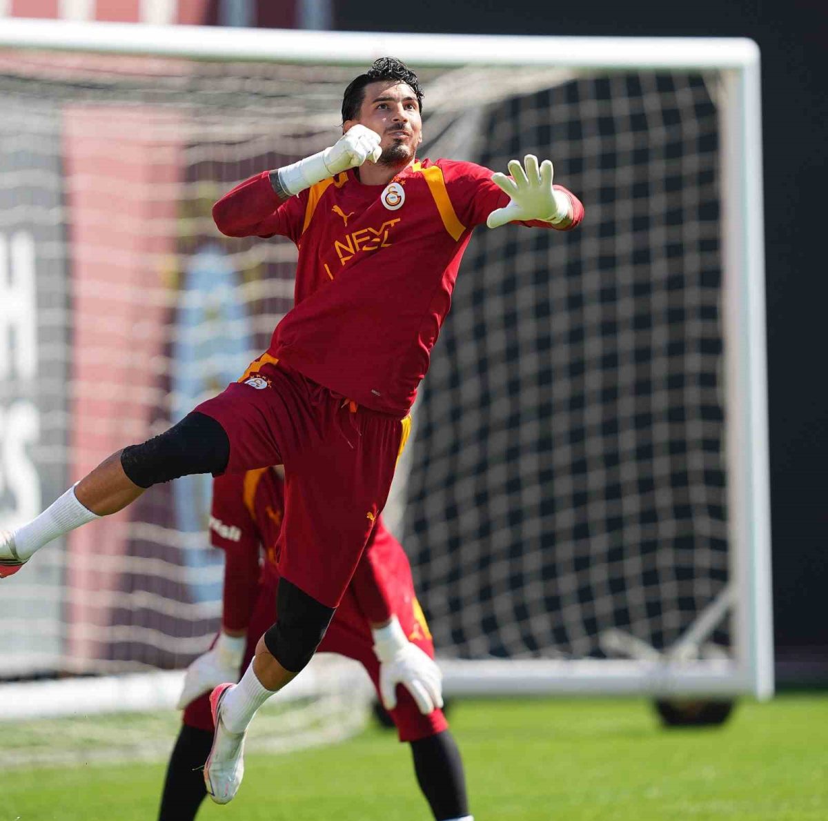 Galatasaray’ın yeni transferi Deniz Gül, ilk antrenmanına çıktı
