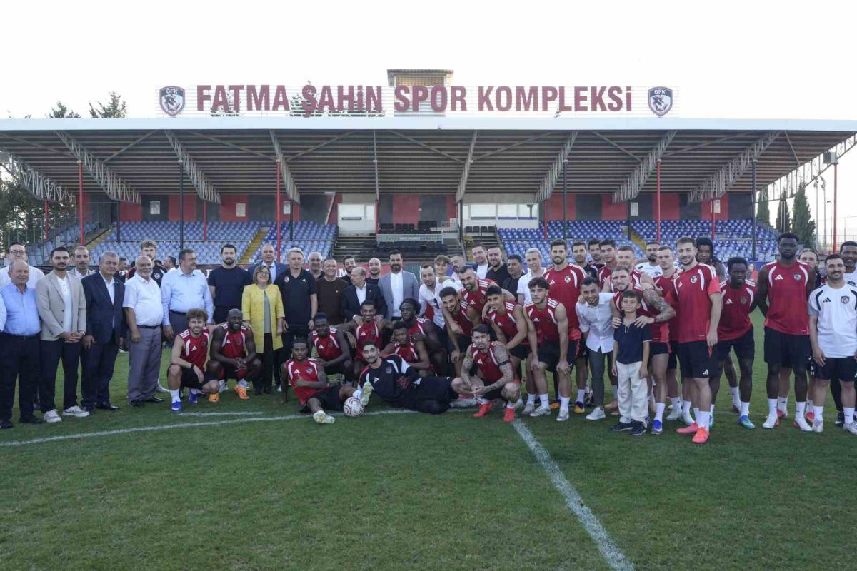 Gaziantep protokolünden, Gaziantep FK’ya moral ziyareti