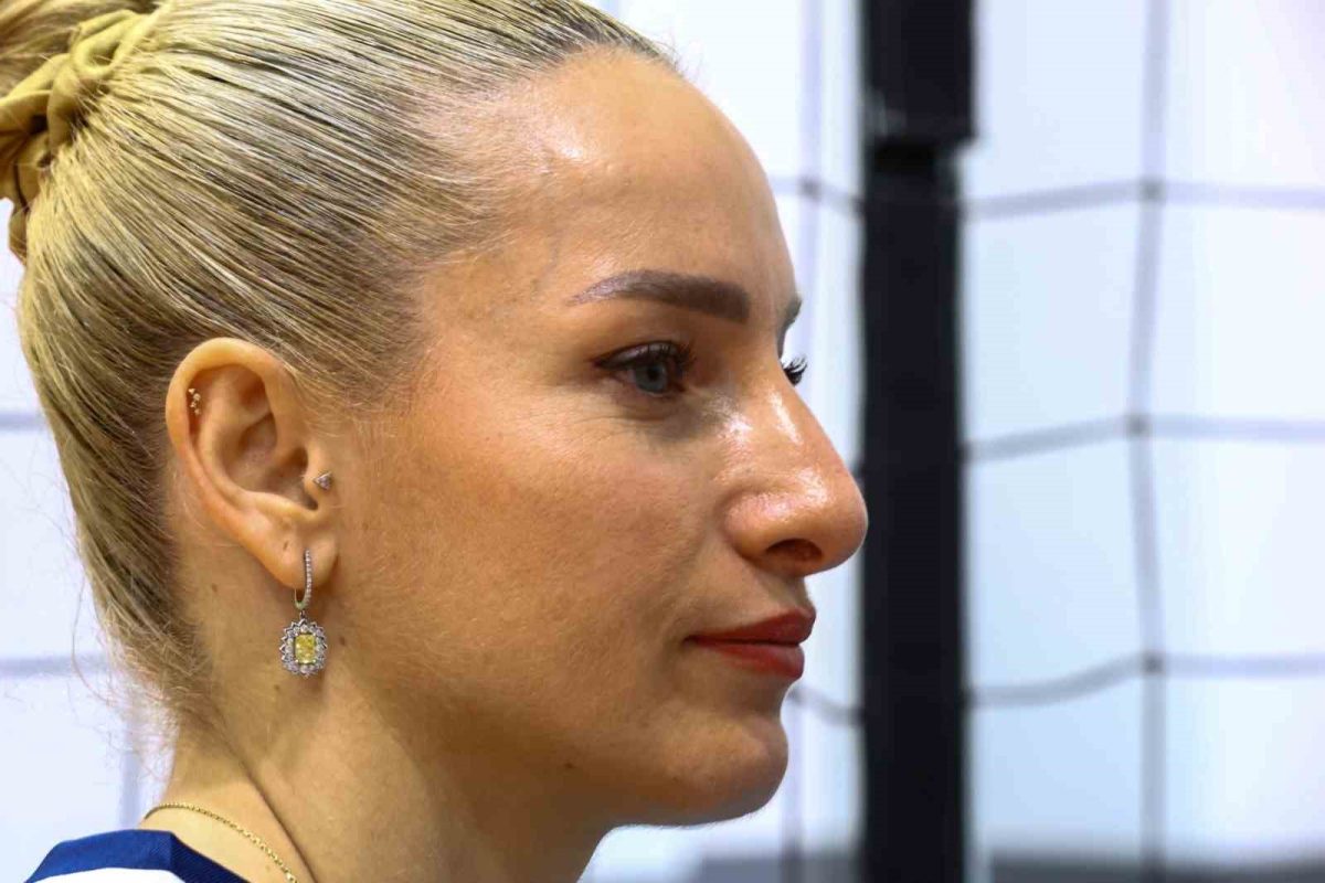 Gizem Örge: "Kupalarla taçlandıracağımız bir sezon olacağına inanıyorum" - Foto 2