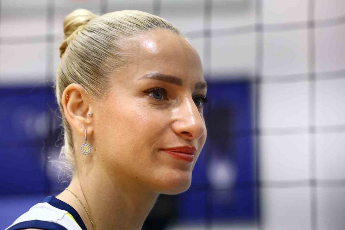 Gizem Örge: "Kupalarla taçlandıracağımız bir sezon olacağına inanıyorum" - Foto 4
