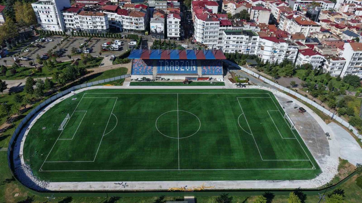 İçinde futbol sahası ve tribünü bulunan Türkiye’nin ilk ve tek spor temalı Millet Bahçesi Trabzon’da açılışa hazırlanıyor - Foto 2