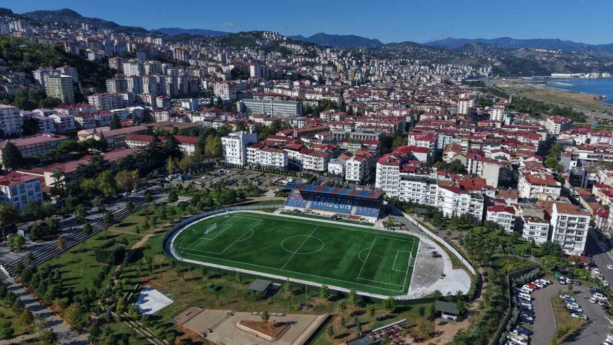 İçinde futbol sahası ve tribünü bulunan Türkiye’nin ilk ve tek spor temalı Millet Bahçesi Trabzon’da açılışa hazırlanıyor - Foto 4