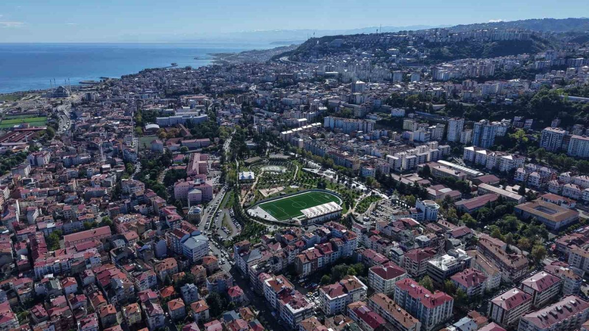 İçinde futbol sahası ve tribünü bulunan Türkiye’nin ilk ve tek spor temalı Millet Bahçesi Trabzon’da açılışa hazırlanıyor - Foto 6