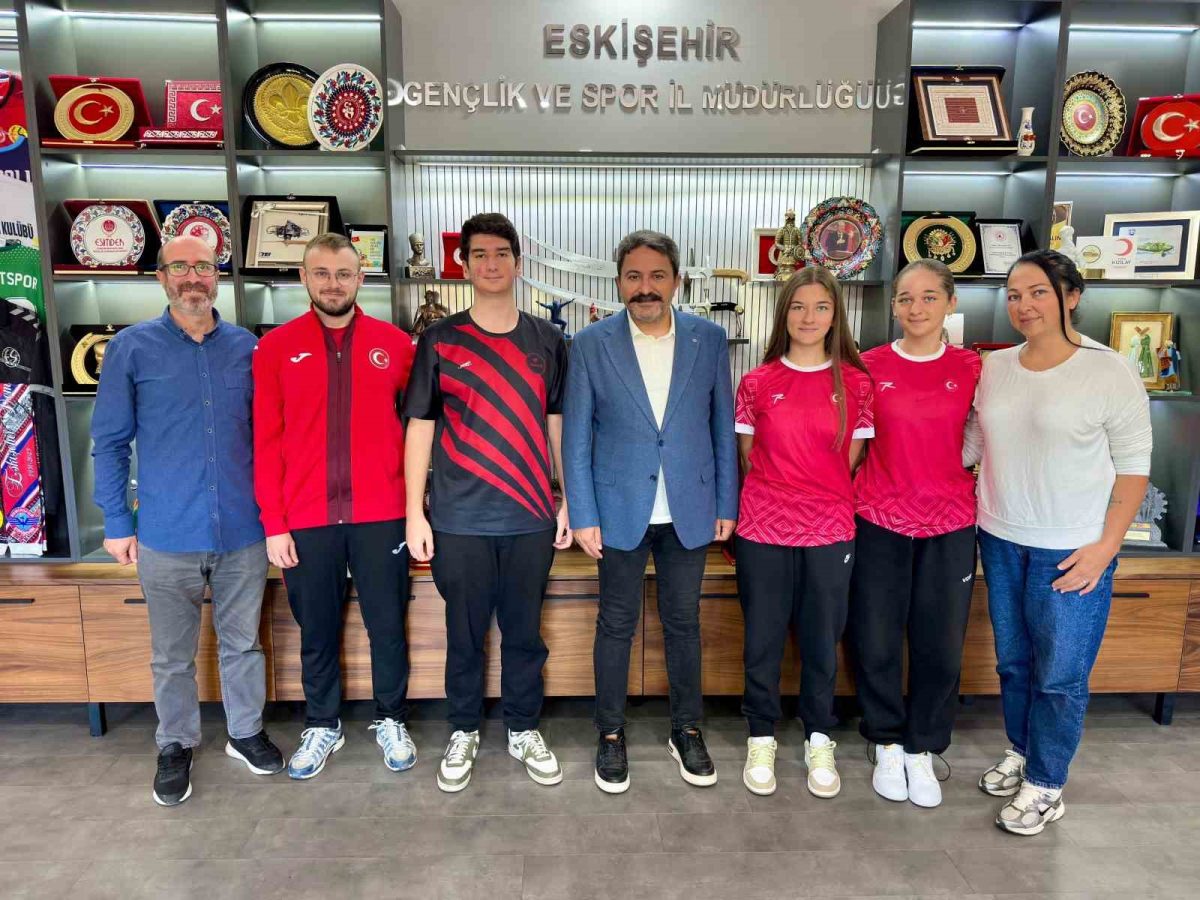 İşitme engelli milli badmintoncu Beren Su Ulus’tan Avrupa ikinciliği