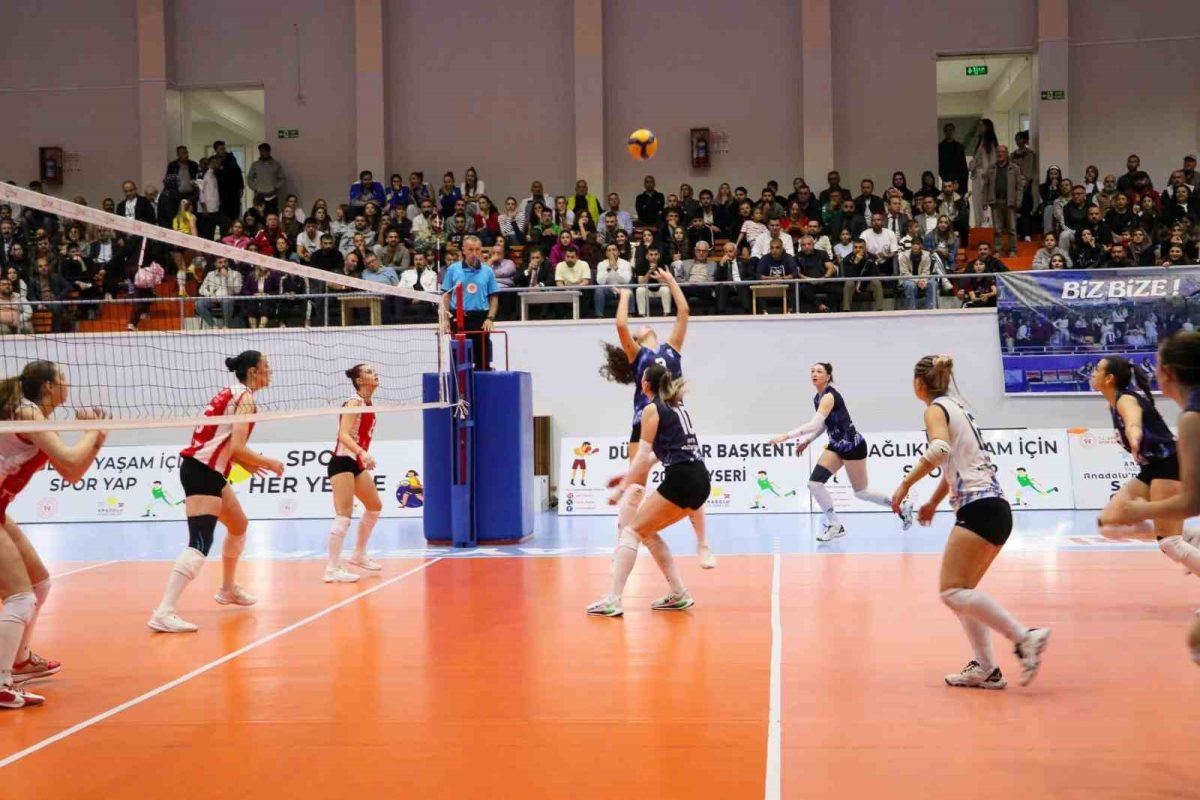 Kabakcı’dan Gevher Nesibe Spor Salonu’na Ziyaret