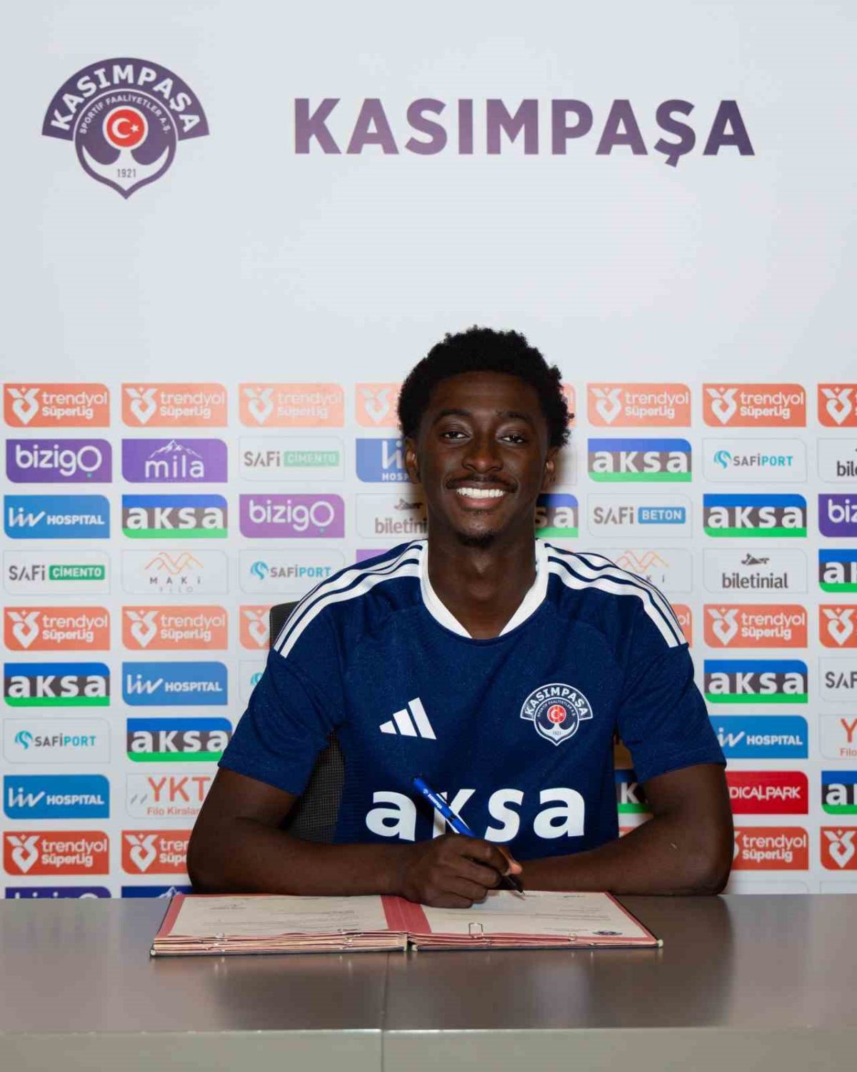 Kasımpaşa’ya Premier Lig’den kanat oyuncusu - Foto 2