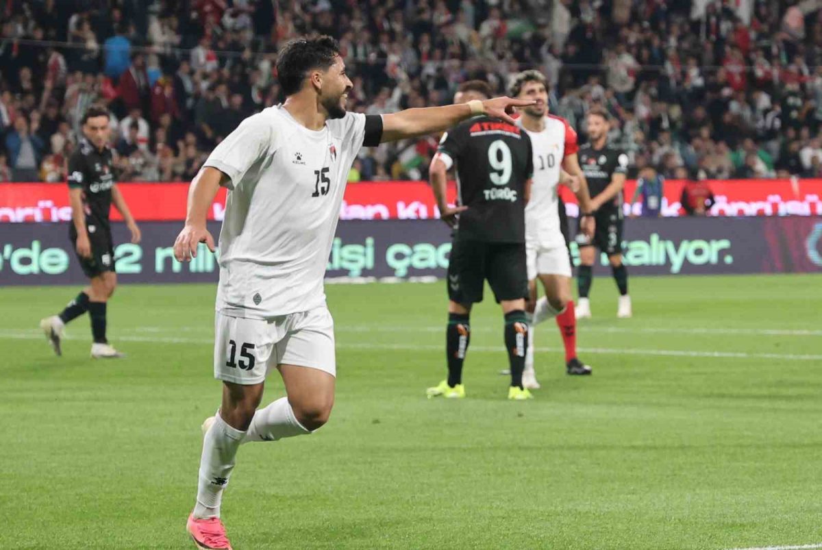 Konyaspor ile Filistin Milli Takımı arasındaki dostluk maçı berabere bitti - Foto 3