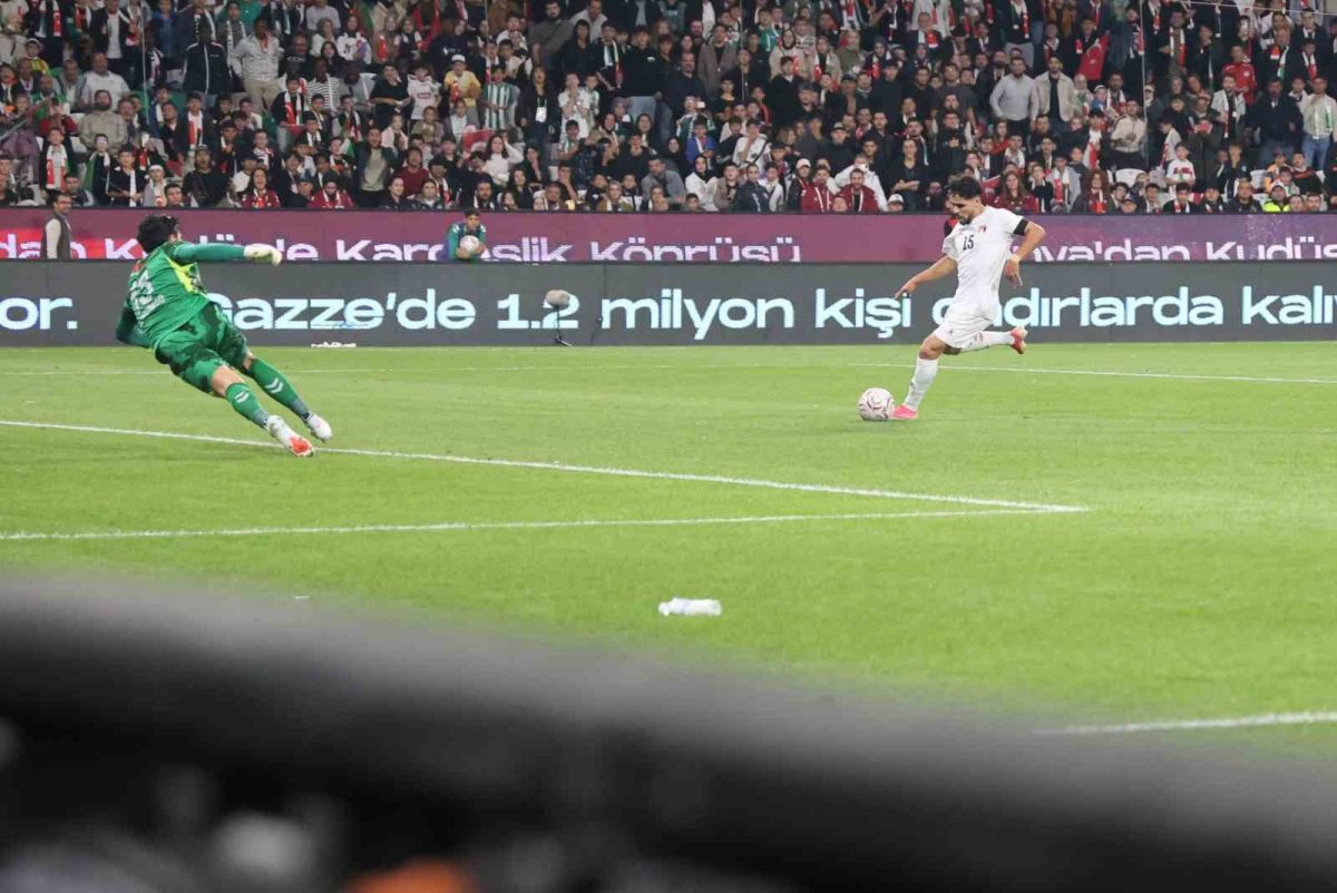 Konyaspor ile Filistin Milli Takımı arasındaki dostluk maçı berabere bitti - Foto 4