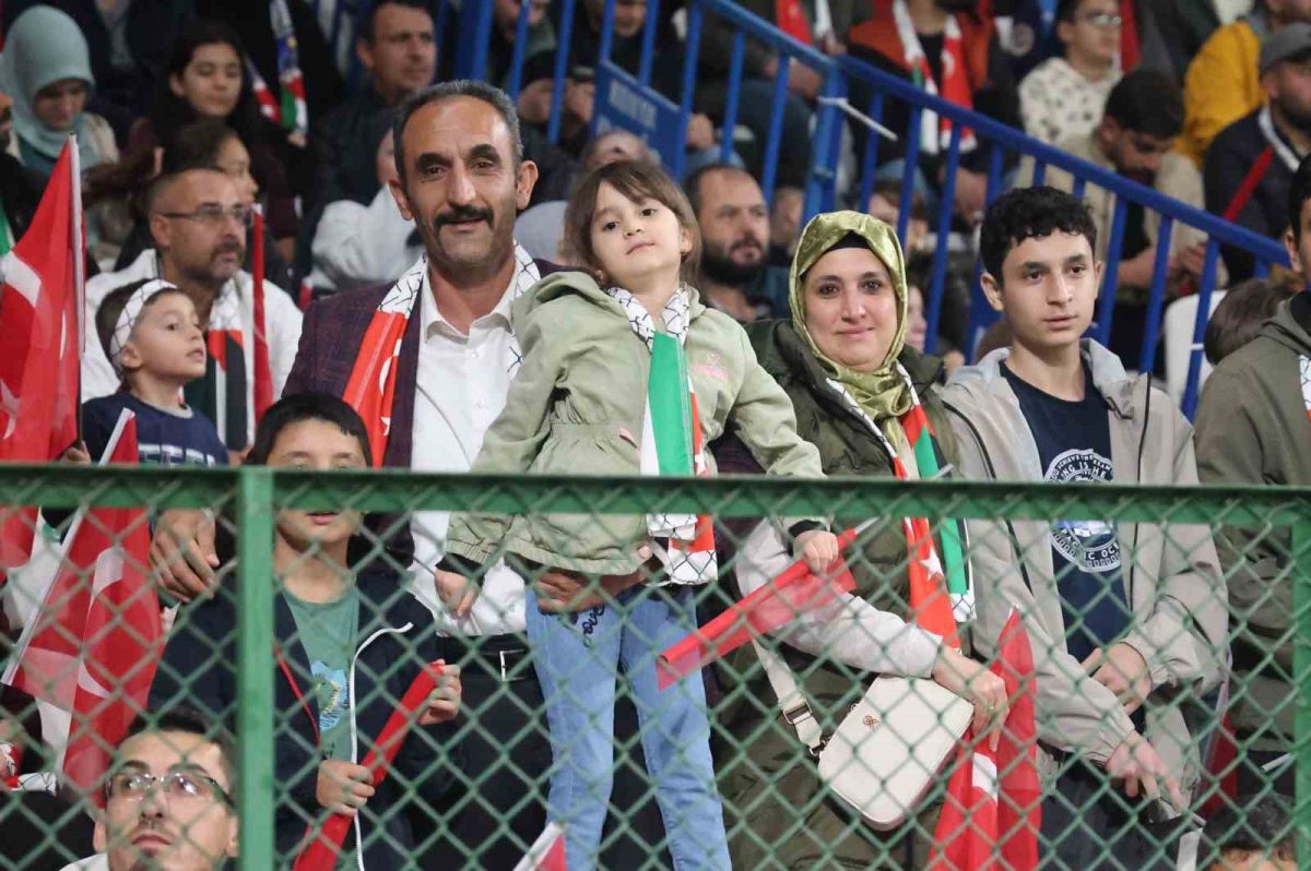 Konyaspor ile Filistin Milli Takımı arasındaki dostluk maçı berabere bitti - Foto 5