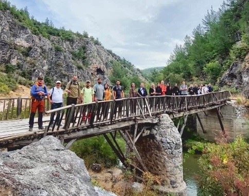 Kütahyalı dağcılar, İkitaş Kanyonu’nda 15 kilometre yürüdü - Foto 5