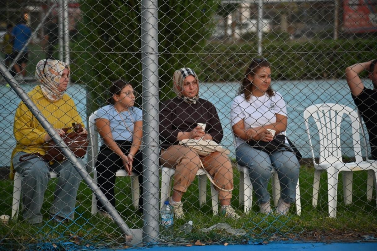 Manisa’da basketbol tutkusu sahaya yansıdı - Foto 2