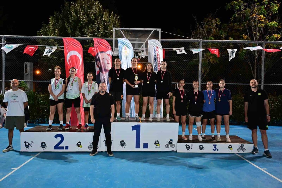 Manisa’da basketbol tutkusu sahaya yansıdı - Foto 5