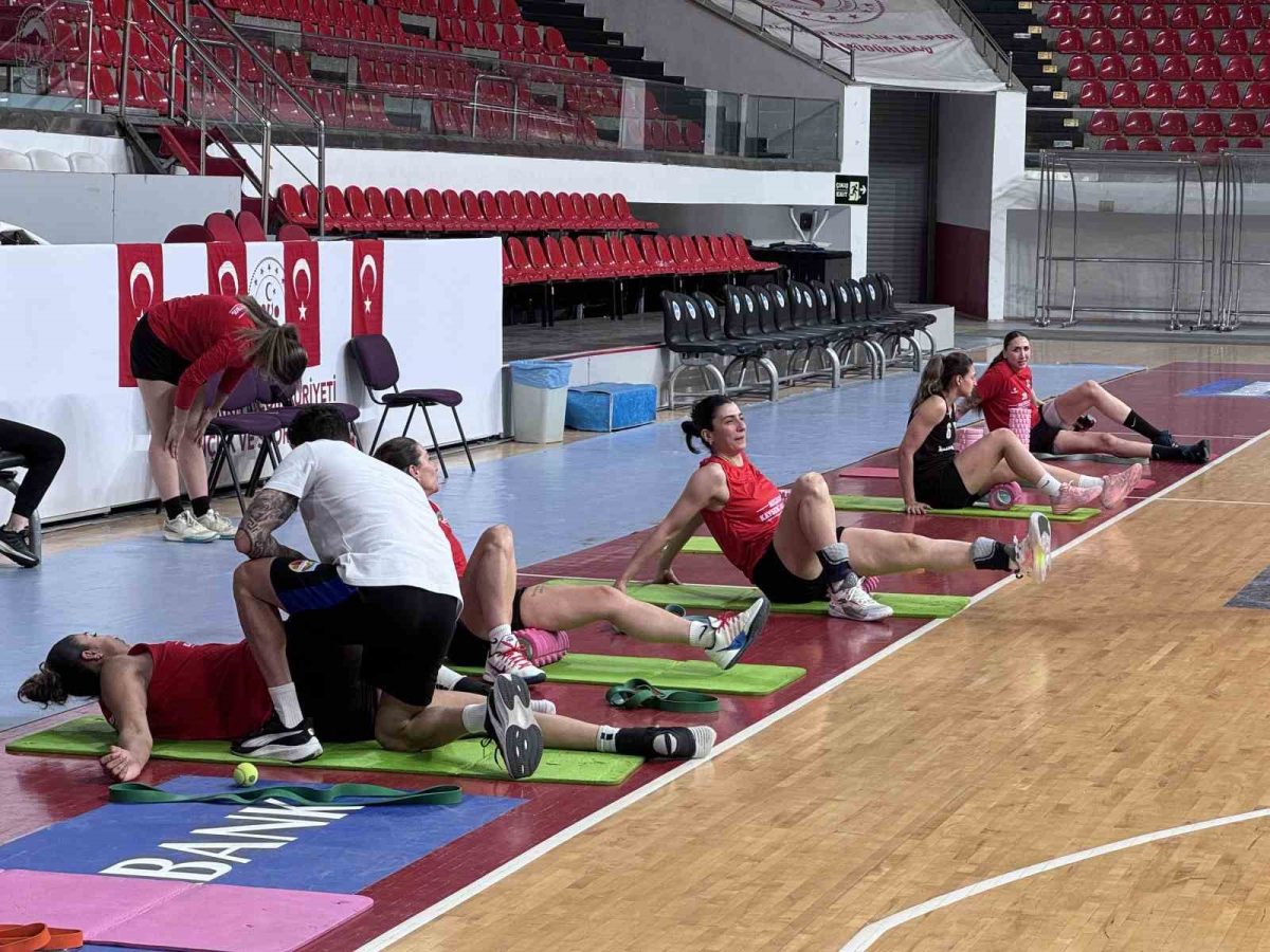 Melikgazi Kayseri Basketbol ile Memorial Kayseri Hastanesi sponsorluk anlaşması imzaladı - Foto 5