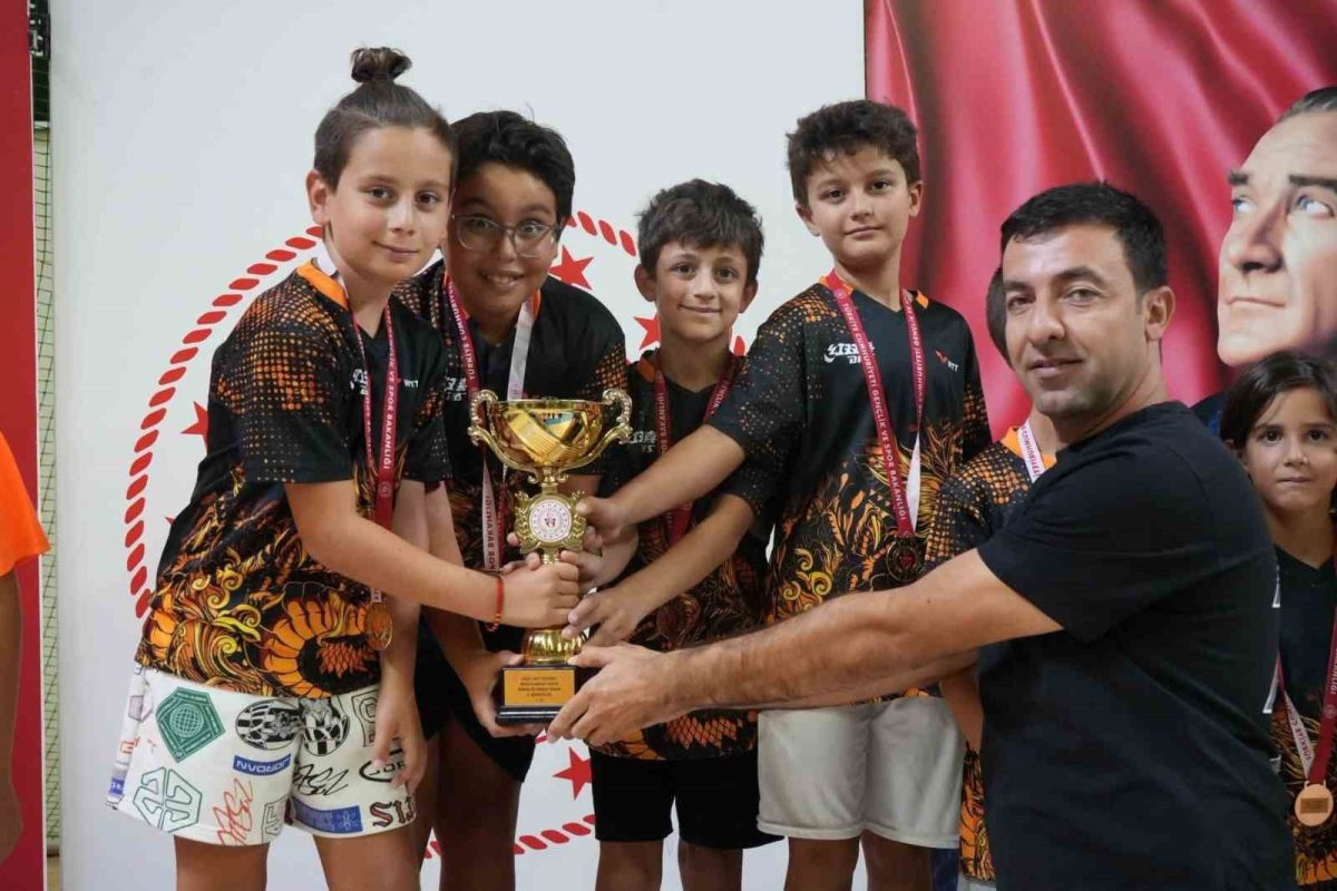 Menteşe’de masa tenisi minikler il birinciliği müsabakaları tamamlandı