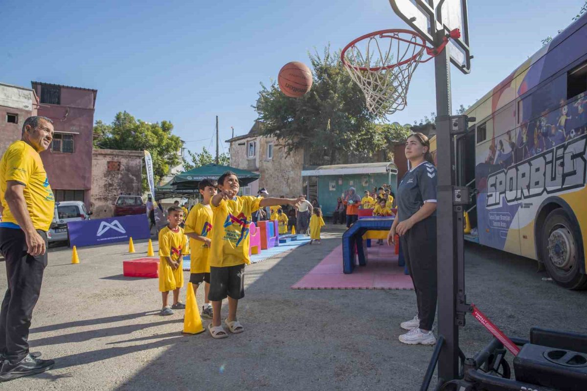 Mersin’de Sporbüs ile 26 bin çocuk sporla buluştu