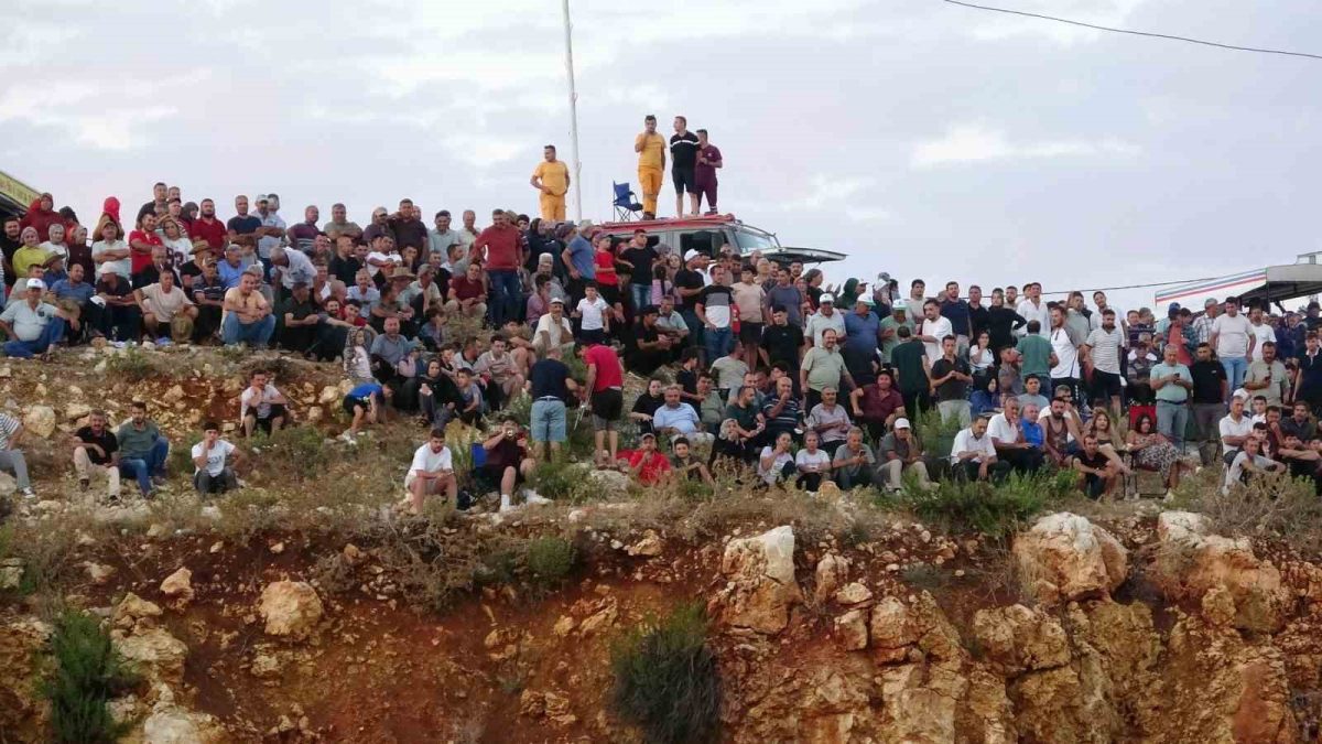 Mersin’deki futbol turnuvası finalini binlerce taraftar izledi - Foto 3