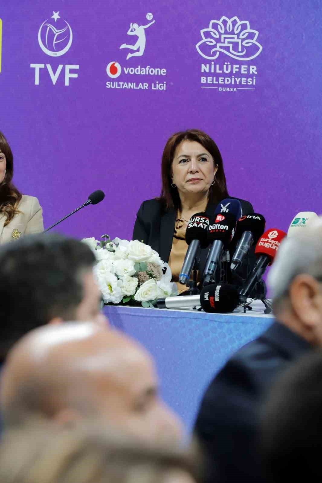 Nilüfer Belediyespor Eker Kadın Voleybol Takımı 2026-2027 sezonu kadrosu tanıtıldı - Foto 5