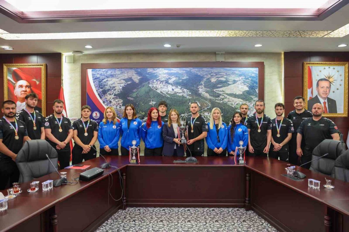 OMÜ öğrencilerinden 12 altın, 8 gümüş ve 18 bronz madalya - Foto 3