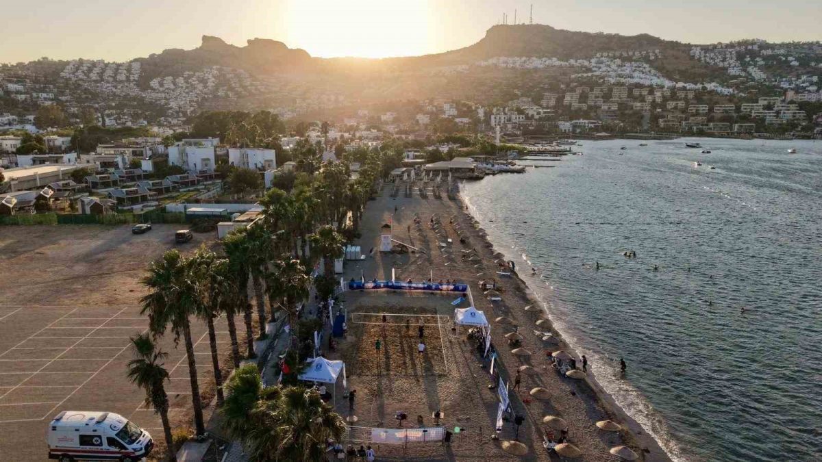 Plaj voleybolu heyecanı devam ediyor - Foto 3