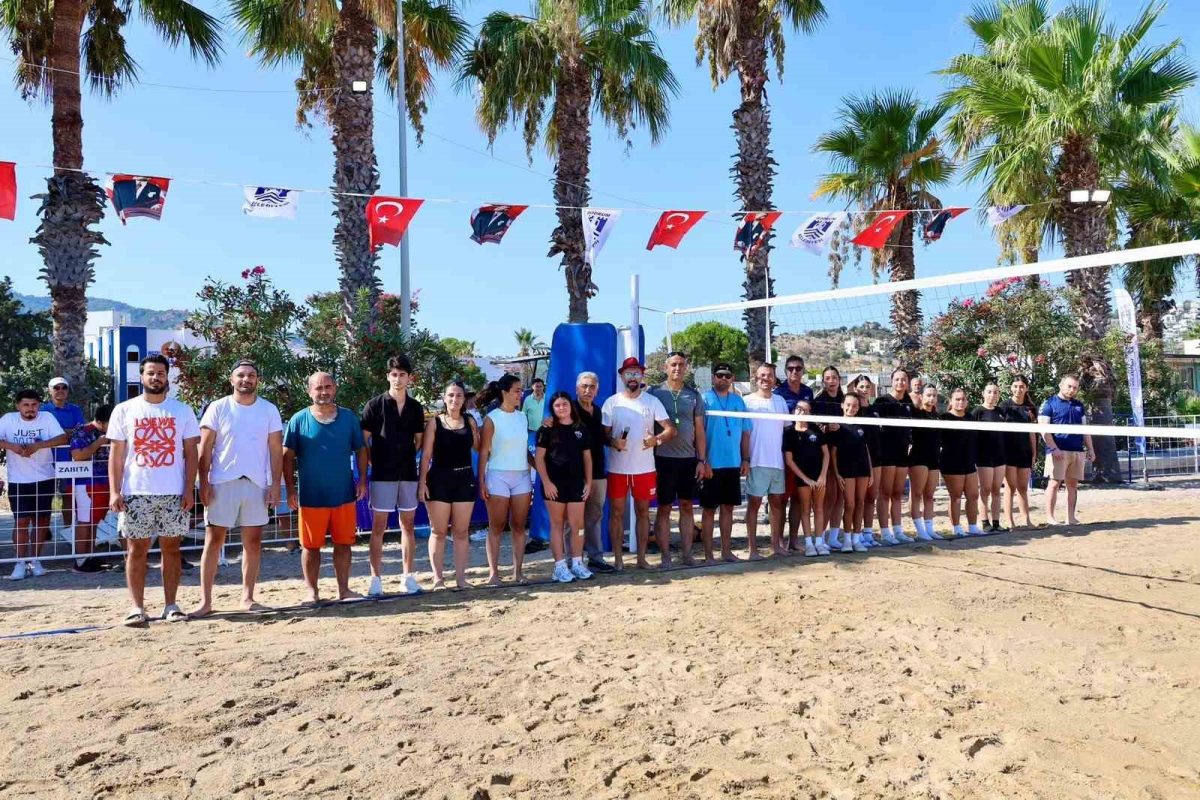 Plaj voleybolu heyecanı devam ediyor - Foto 5