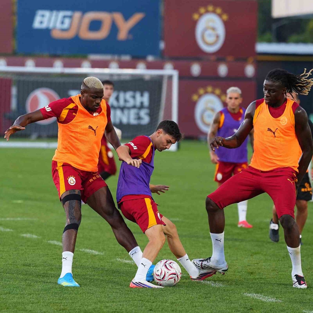 Rafael Leao, Galatasaray’da ilk antrenmanına çıktı - Foto 4