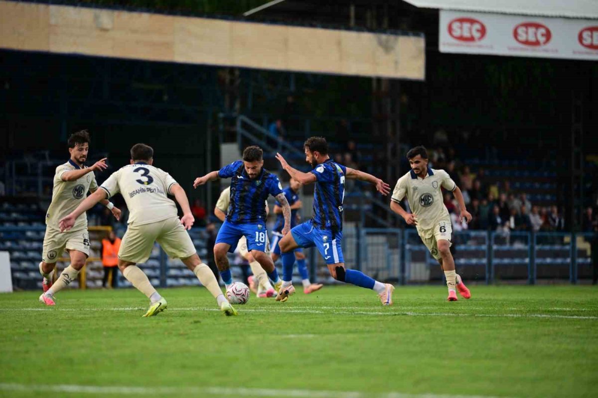 TFF 2. Lig: Karacabey Belediyespor: 1 - MKE Ankaragücü: 4 - Foto 2