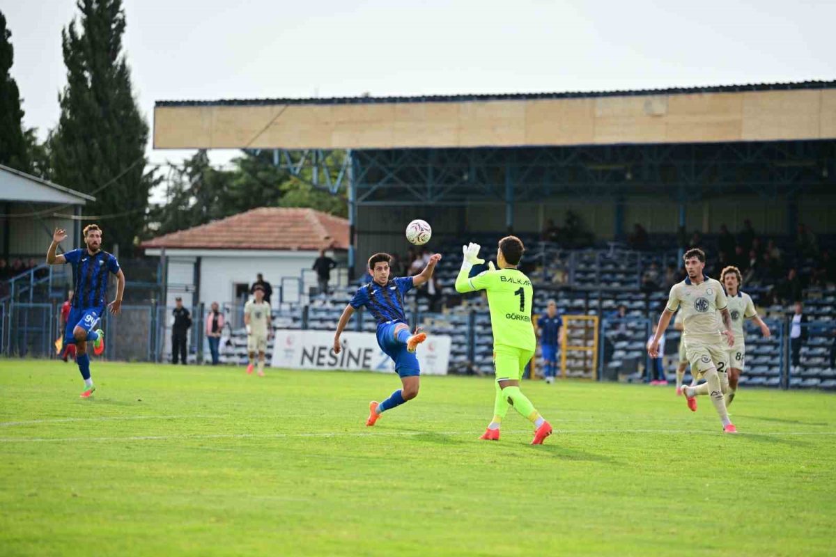 TFF 2. Lig: Karacabey Belediyespor: 1 - MKE Ankaragücü: 4 - Foto 8