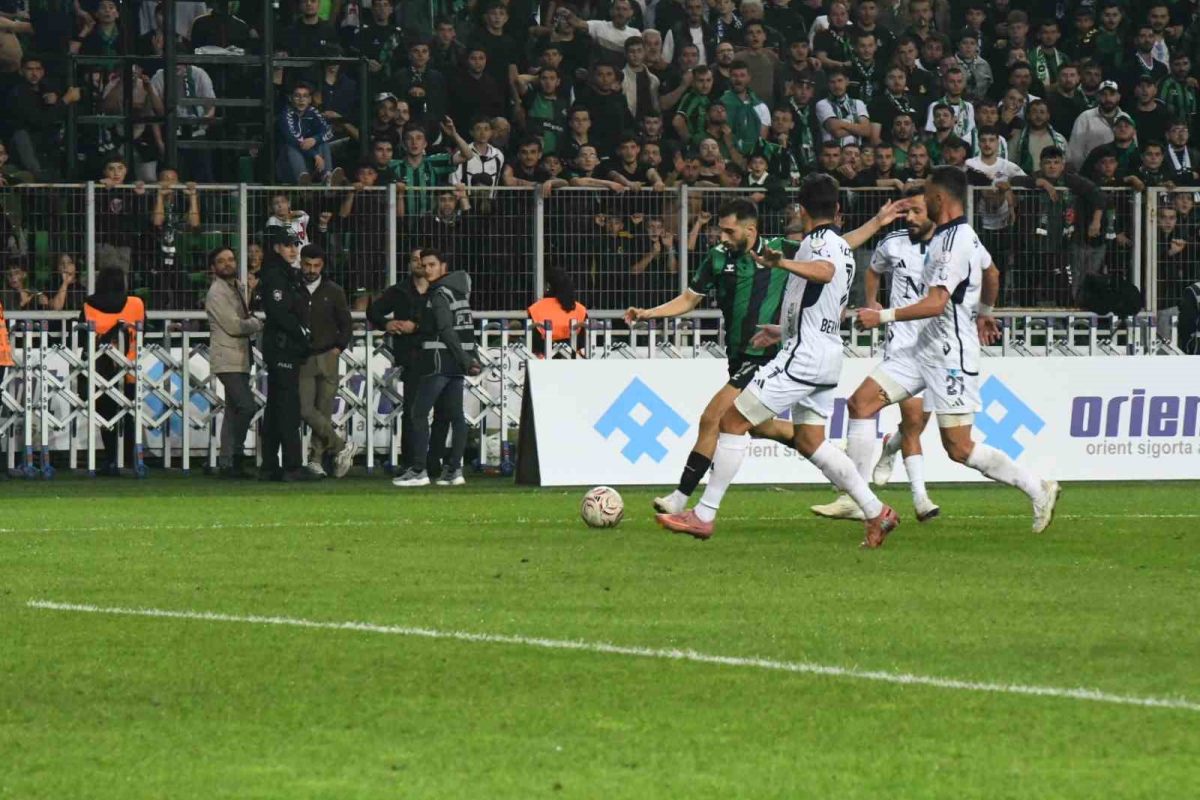 TFF 2. Lig: Sakaryaspor : 2 - Kütahya Futbol Spor Kulübü: 0 - Foto 5