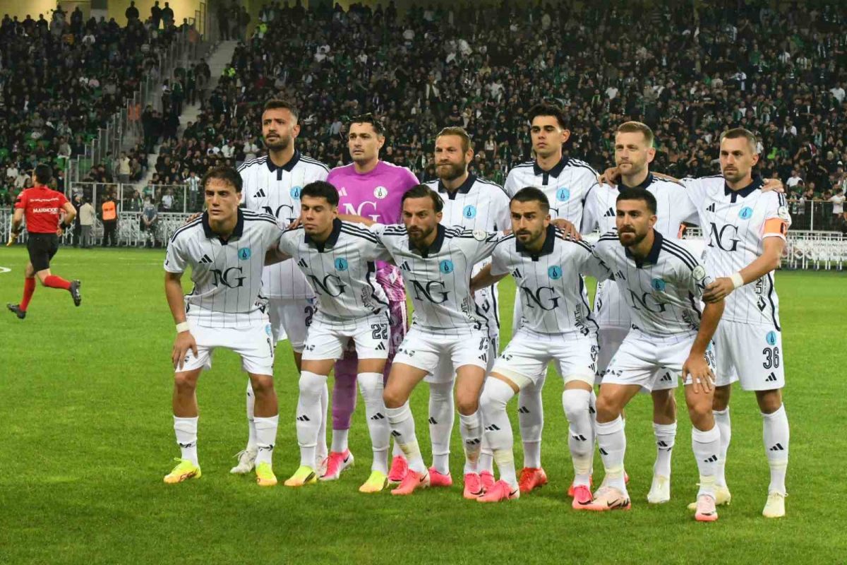 TFF 2. Lig: Sakaryaspor : 2 - Kütahya Futbol Spor Kulübü: 0 - Foto 7